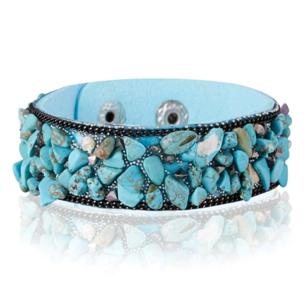 Sale🎉 Faux turquoise cuff